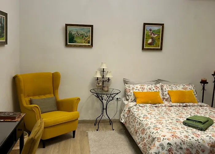 Cozy House With Backyard At Iraklio Attikis